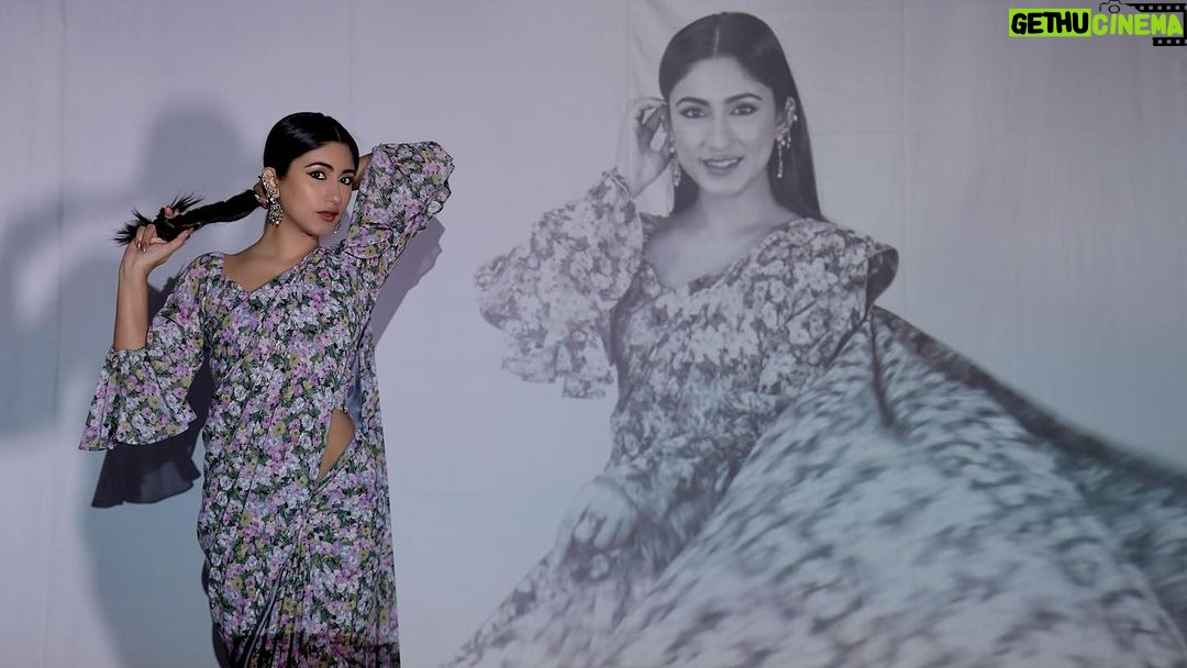 Safa Kabir Instagram - Life is in color, but black and white is more realistic.