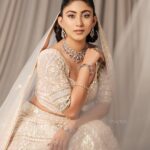 Safa Kabir Instagram - Signature by Kaniz Almas Khan l November 2023 Model: Safa Kabir Makeover: Persona Jewellery: @jarwahouse Wardrobe: @meherofficials Ideation and Styling: Nuzhat Khan @pakhiiie Fashion Direction: @mahmudulhasan_mukul Aesthetics & Creatives: Didarul Dipu Photography:@kaushikiqbal_photography