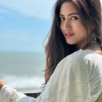Safa Kabir Instagram - Shine your own light.