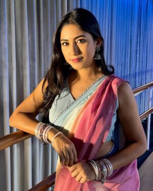 Safa Kabir Instagram - I love the shades of this saree
Outfit @butterflybyshagufta
