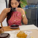 Safa Kabir Instagram – My Friday evening! 
Coffee always makes everything right.