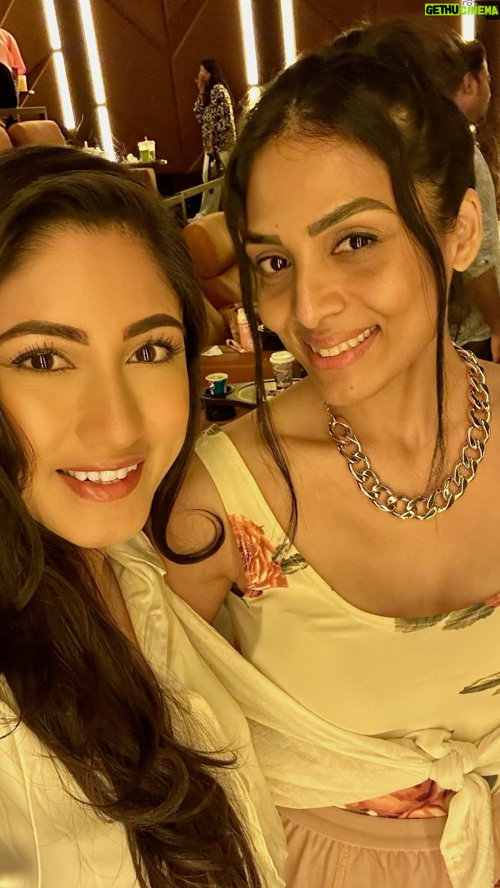 Safa Kabir - 36.6K Likes - What an amazing Birthday surprise! @salmon_tbf Really appreciating you creative plans! Being a SRK fan, I enjoyed it to the fullest with my lovely friends! And happy birthday once again dear @disha.islam ❤️