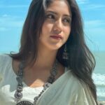 Safa Kabir Instagram - Shine your own light.