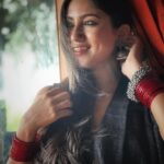 Safa Kabir Instagram - অসীম প্রেম একমাত্র সত্য। বাকি সবই মায়া!! Captured by @subrina.irine