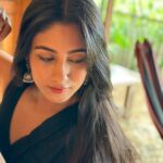 Safa Kabir Instagram - অসীম প্রেম একমাত্র সত্য। বাকি সবই মায়া!! Captured by @subrina.irine