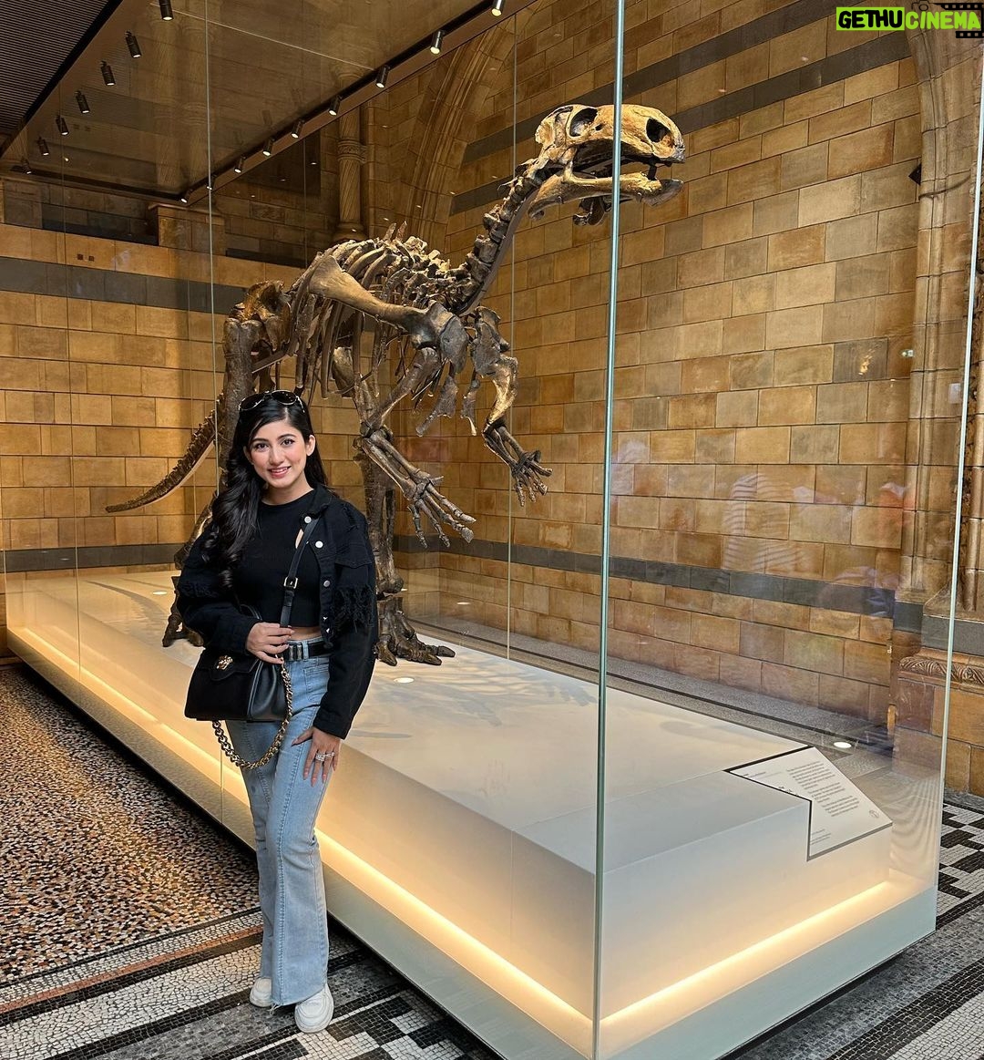 Safa Kabir Instagram - It was an amazing experience in natural history museum London. Natural History Museum, London