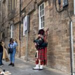 Safa Kabir Instagram - Edinburgh is so cultural and such a beautiful place to walk around. Edinbugh, Scotland, Uk