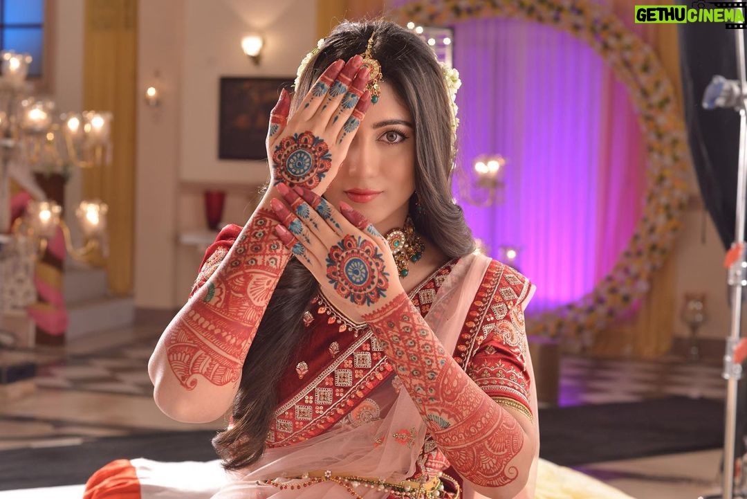 Safa Kabir Instagram - Eid Mubarak everyone 🌸