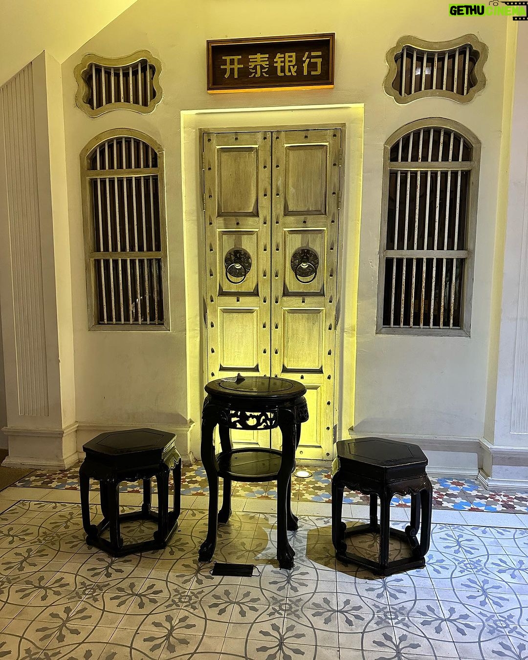 Safa Kabir Instagram - Old places have souls #oldphukettown
