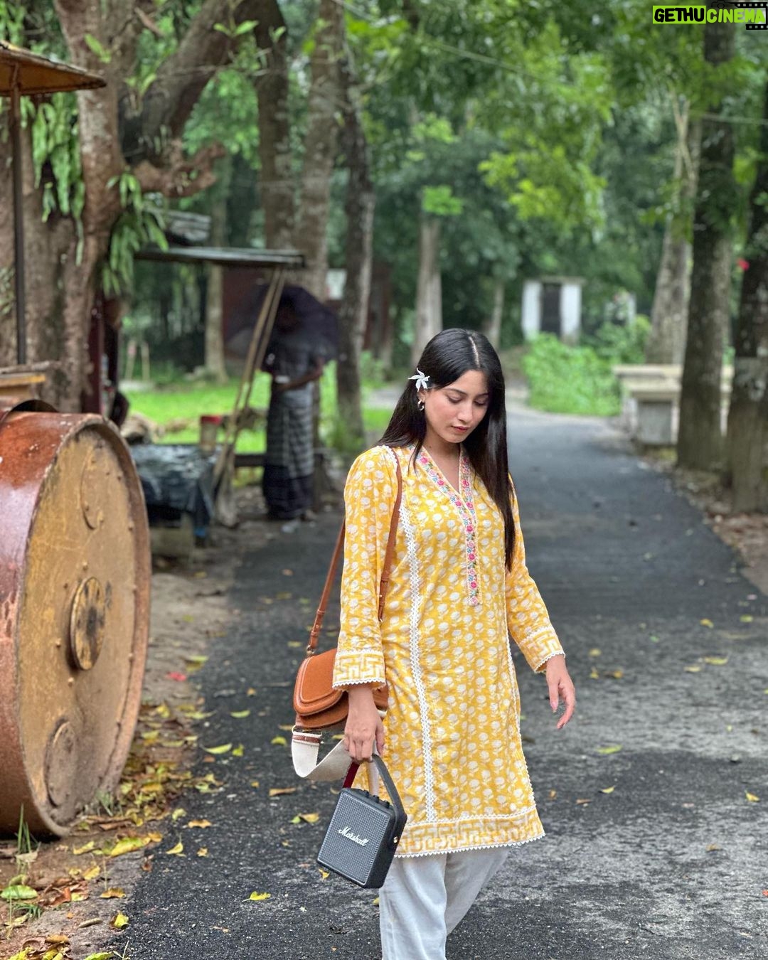 Safa Kabir Instagram - তুমি আমার কেউ না তবুও সবচেয়ে প্রিয় কেউ