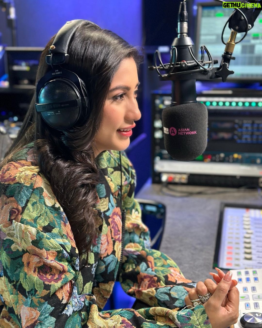 Safa Kabir Instagram - Had an amazing time with @simplynadiaali Thank you for having me on your show and the show name is “Nadia Ali show” Very soon you guys gonna see the interview of mine on @bbcasiannetwork BBC Broadcasting House