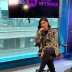 Safa Kabir Instagram - Had an amazing time with @simplynadiaali Thank you for having me on your show and the show name is “Nadia Ali show” Very soon you guys gonna see the interview of mine on @bbcasiannetwork BBC Broadcasting House