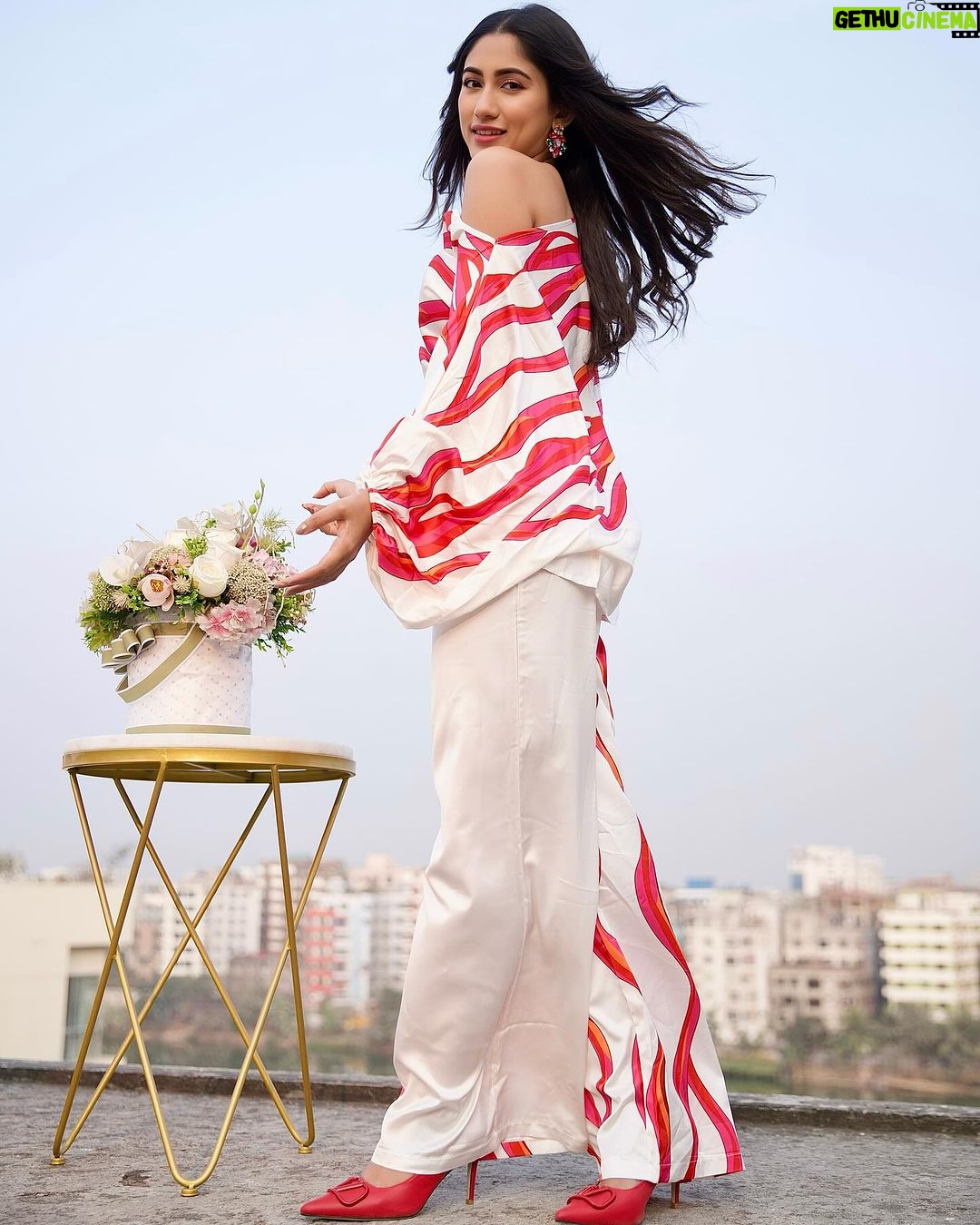 Safa Kabir Instagram - Fabulous Friday Wardrobe @dotdofficial