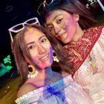 Safa Kabir Instagram - Friends are colors of life.