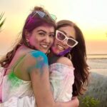 Safa Kabir Instagram - Friends are colors of life.