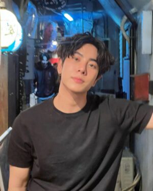 Sahaphap Wongratch Instagram - 🖤เรียกฉันว่าหมูหยอง cr @theearthe