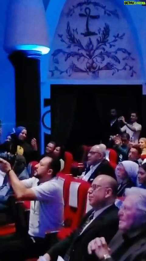 Sahar Al Sayegh Instagram - الحمد لله❤️ جائزه احسن ممثله من مهرجان المركز الكاثوليكي للسينما الدوره ٧١ عن فيلم الباب الأخضر…شكرًا 🌹🌹 Suit @ghaly_fashion_designer Make up @abdelkadermakeupartist Hair @sayedrehemofficial Thanks all🌹