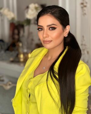 Sahar Al Sayegh Instagram - Ų§ŁŁ
ŁŲ±Ų¬Ų§Ł Ų§ŁŁŁŁ
Ł ŁŁŁ
Ų³Ų±Ų Ų§ŁŁ
ŲµŲ±Ł ŁŁ ŲÆŁŲ±ŲŖŁ Ų§ŁŁ”٦š
Suit by @ghaly_fashion_designer
Make up by @dina_aziz_makeupartist
Hair by salwa ahmed
Thanks dear allā¤ļø