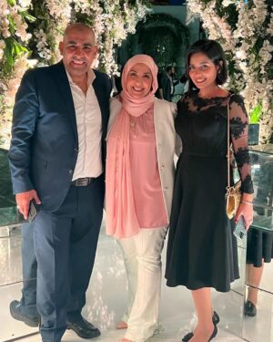 Sahar Al Sayegh Instagram - Ų§ŁŁ Ł
ŁŁŁŁ Ł
ŲØŲ±ŁŁ ŲŲØŁŲØŲŖŁ ŲØŲŖŁŁ ŁŁŲ§ŁŁ Ų±ŲØŁŲ§ ŁŲ³Ų¹ŲÆŁŁ
ŁŁŁŁŁŁŁ
ŁŁŁŲ±Ų ŁŁŲØŁŁ
ŲŖŲ³ŲŖŲ§ŁŁŁŲ§ ŁŁ Ų§ŁŲ®ŁŲ±ā¤ļøā¤ļø
Dress by the most talented @basma_sleem_couture
Hair by salwa ahmed
Bag by @su_lugar_women
Make up by john bahy
Thanks dear all