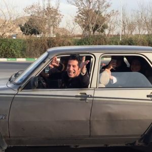 Sahar Ghoreyshi Instagram - سلام اين هم از رفقاى بى عقده و مهربونم بچه هاى با معرفتِ مشهد مقدس رفقا ممنونم از اين احساس قشنگتون دوستون دارم ، نائب الزياره ما پيش امام رضا باشيد🙏🏼🙋🏼💐