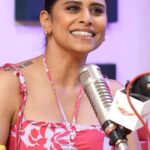 Sai Tamhankar Instagram - सांगली आणि सई ♥️ Full interview on Mirchi Marathi YT . . . #saitamhankar #saioholics #saiholics #rjdnyaneshwari #mirchimarathi #mirchi #marathi #shrideviprasanna #srideviprasanna #mirchi