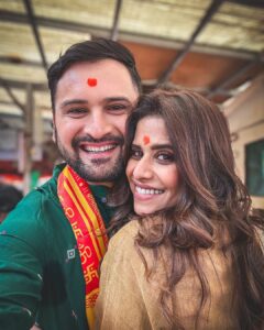 Sai Tamhankar Instagram - आज पासून आम्ही तुमचे. ही lovestory तुमची. ही गोंडस film तुमची! श्रीदेवी होईल तेंव्हा होईल.. आधी तुम्ही प्रसन्न व्हा! खूप प्रेम❤️ IN CINEMAS NOW. #srideviprasanna #saitamankar #siddharthchandekar #tipsmarathi #tipsfilms महाराष्ट्र