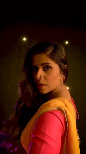 Sai Tamhankar Instagram - Ladies and Gentlemen cant wait to see you dance on this ! 

#saitamhankar #dilmeinbajiguitar #reel #reelitfeelit 
#srideviprasanna #2feb
