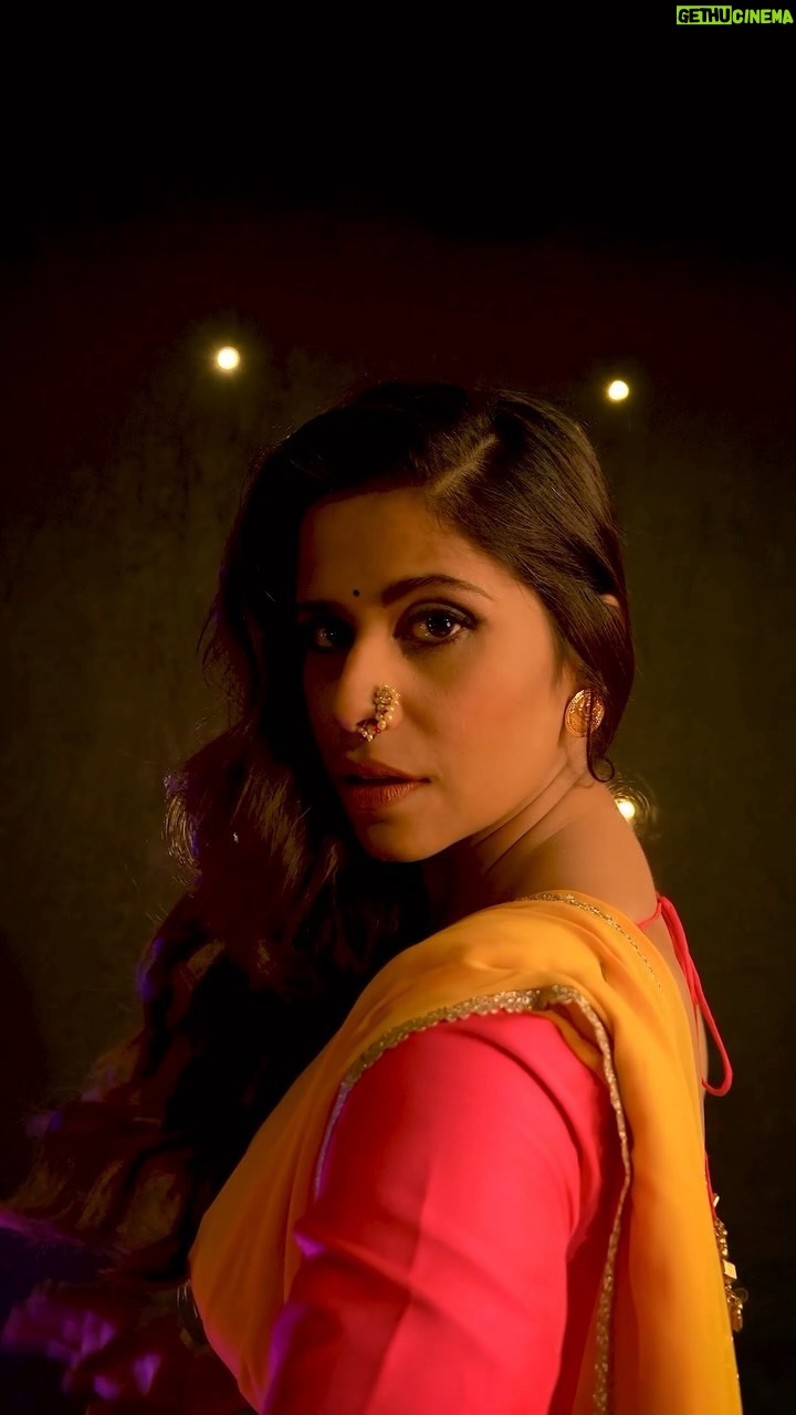 Sai Tamhankar Instagram - Ladies and Gentlemen cant wait to see you dance on this ! #saitamhankar #dilmeinbajiguitar #reel #reelitfeelit #srideviprasanna #2feb