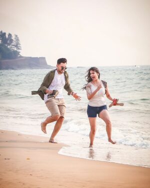Sai Tamhankar Instagram - Tell us about your goa trip with the most unexpected person.
Waiting to hear your stories.
#srideviprasanna #goa #tipsmarathi #siddharthchandekar #saitamhankar