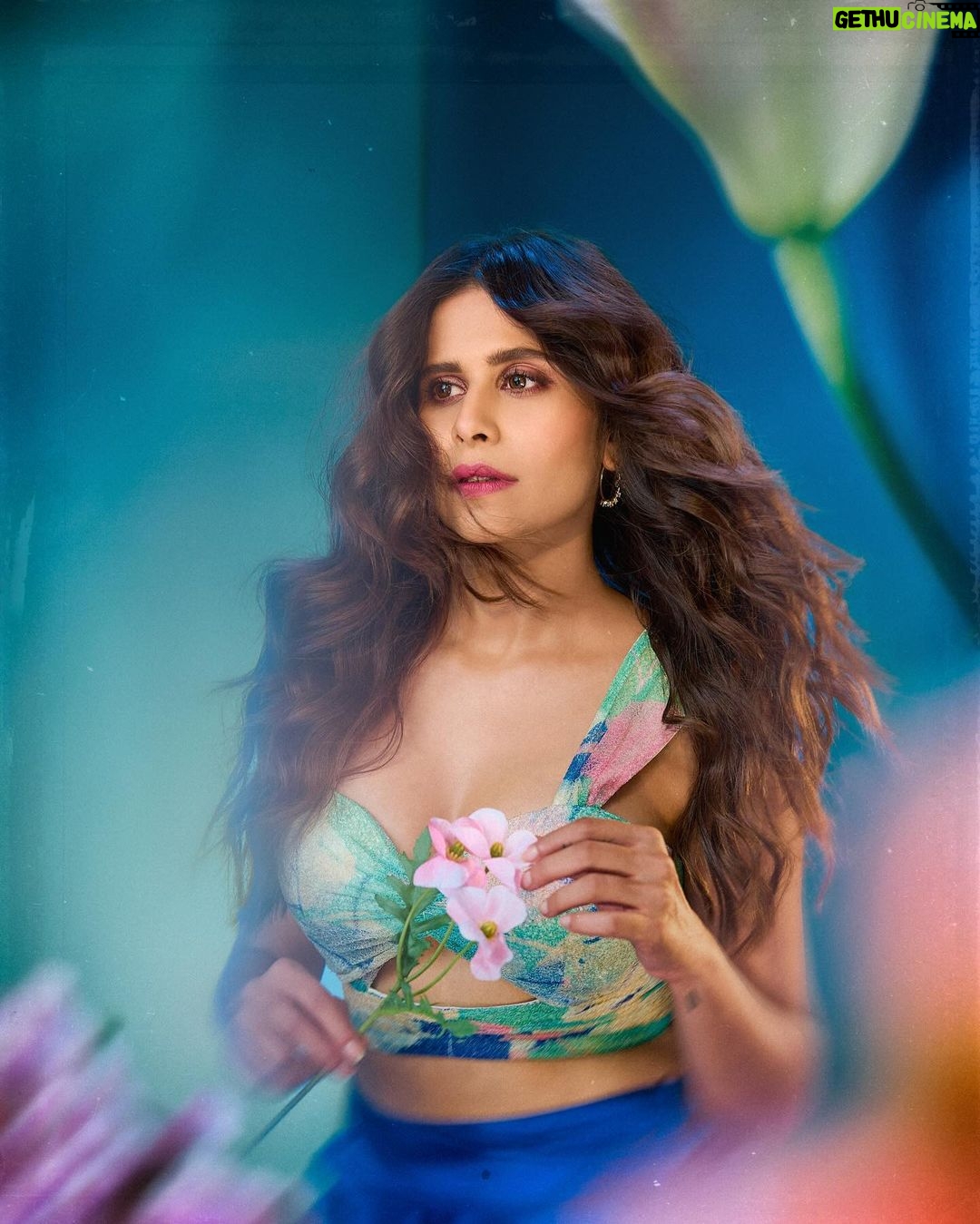 Sai Tamhankar Instagram - Made to bloom ! For ‘Dil Mein Baji Guitar’ Launch @nehachaudhary_ @satyamakeupartist @thakuramit190 @tejasnerurkarr @azim_shaikh1989 @brewbackersmedia #saitamhankar #dilmeinbajiguitar #outnow #watchnow #srideviprasanna #2feb