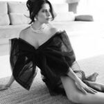 Sai Tamhankar Instagram - Vintage Sunday ! @kadamajay #saitamhankar #vintagevibes #sunday #agirlhasnochill #