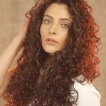 Saiyami Kher Instagram – #AD
Celebrating this women’s day being my bolder version and stepping into the trending hair colour with my red hair era inspired by Sharvari 🥰

I visited @looksunisexsalon @lookssalonmumbai for my most awaited hair color transformation with @lorealpro_education_india and I am absolutely loving the results. My hairdresser did his magic and got me the hair colour exactly like I wanted 🫶

‼️ Go bold this season & book your appointment today at the nearest L’Oreal Professionnel salon! 

#LorealProIndia #LorealProfIndia #haircolor  #LorealProInReds #LProReds #GoRed #iNOAReds #ShadesOfRed #WomensDay #WomensDay2024 #WomenOfPowerGoRed @lorealpro_education_india @lorealpro @looksunisexsalon @lookssalonmumbai #LooksSalon #LoveYourLooks #SeeYouAtLooks #LooksMumbai – @looksunisexsalon @lookssalonmumbai @lorealpro_education_india @lorealpro
