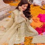 Sajal Ali Instagram - @kanwalmalik.official 💫 @maria_mahesar @nabila_salon @hairbyawais @salman.mua @aarindanoor @shahrozhyder @muzammilgarewal