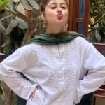 Sajal Ali Instagram - Khud pe martay hain filhaal tou…. 🤍 @bohemebykanwal