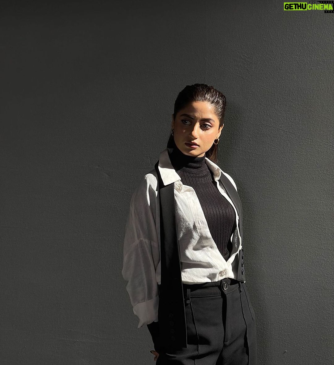 Sajal Ali Instagram - I’ve just read it and thought of it sharing with you all. Most things in world aren’t black, aren’t white, aren’t wrong, aren’t right, but most of everything is just different. And now I know that there’s nothing wrong with different and we can let things be different, we don’t have to try and make them black or white, we can just let them be grey.