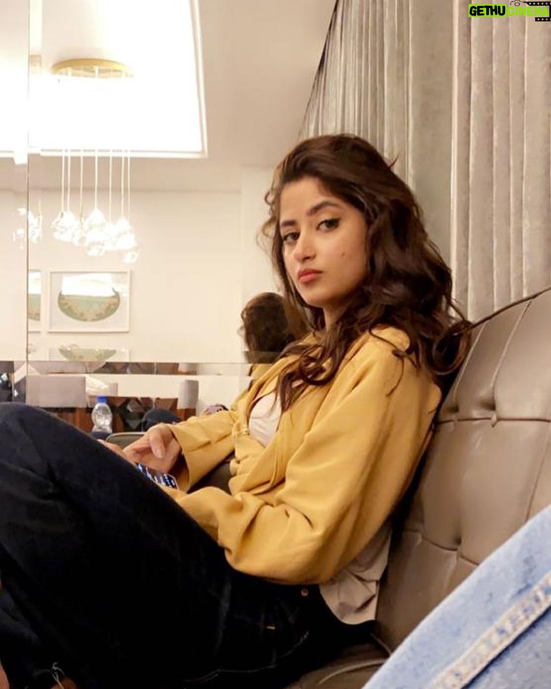 Sajal Ali Instagram - 💛💛💛💛💛💛💛💛