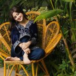 Sajal Ali Instagram - Zellbury x Sajal Presenting Luxury Ready-to-Wear Collection @zellbury #zellburyxsajalaly #realfashion #realprices #sarasaal #zellburyluxury23 #luxurycollection2023 #readytowearluxury