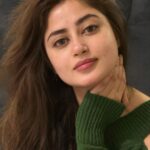Sajal Ali Instagram - Why does my skin look so flawless and glowing mera Kamaal nahi it’s my dear @shehlakhanofficial Love you and thank you bro! 💕