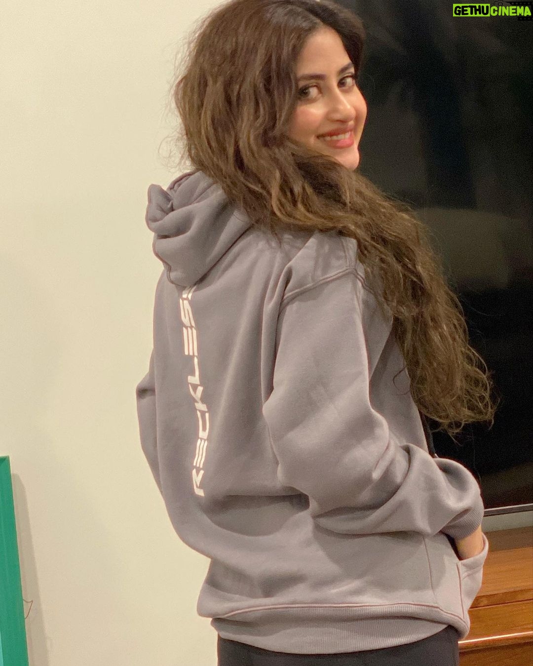 Sajal Ali Instagram - Thankyou for sending me this hoodie! I love it!!! @reckless._apparel Sending you my heartiest congratulations on your new business. GOODLUCK 🤍 @rakaealiahmed_