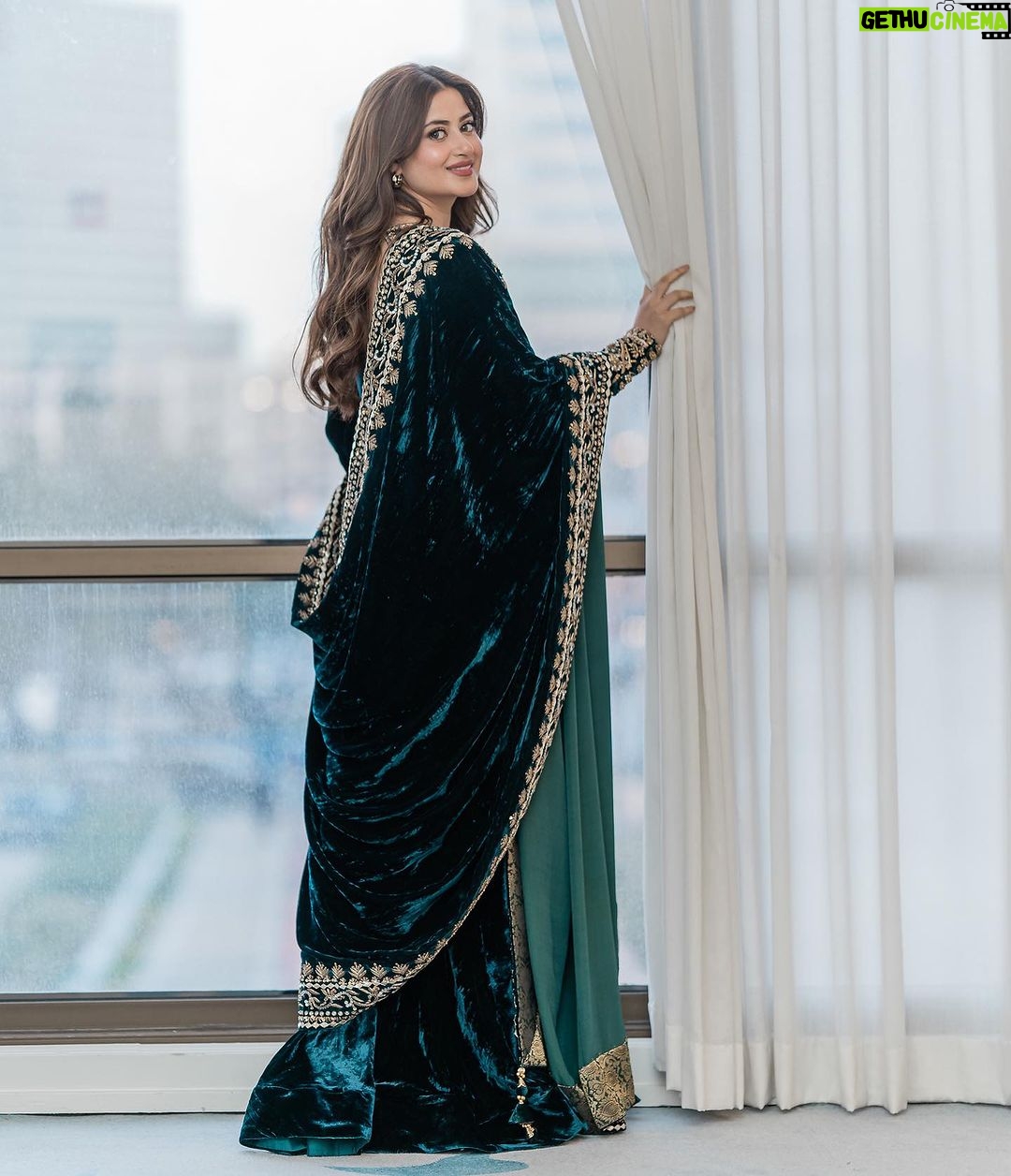 Sajal Ali Instagram - @siutpakistan @siutna @mariyamdrizwan @maria_mahesar