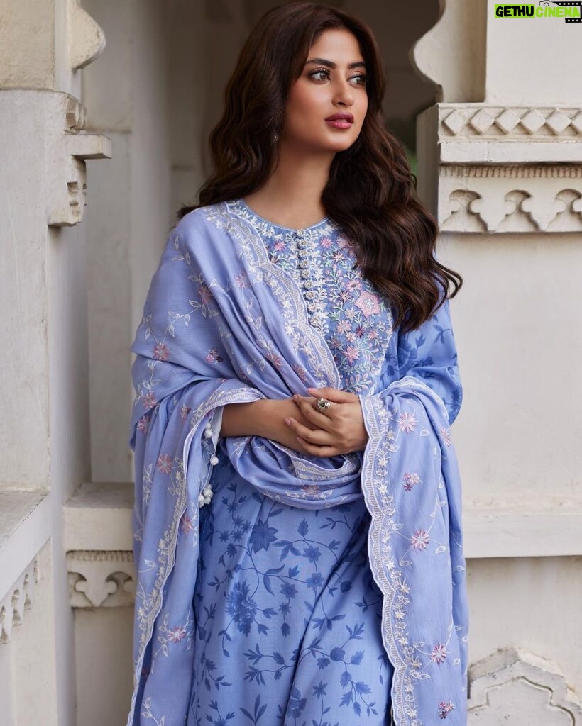 Sajal Ali Instagram - The timeless and harmonious Khaddar Linen Collection by @crossstitch_official is LIVE for Pre-booking! Launching Instores on 21st October ‘23! 🌸 #crossstitchgirls #crossstitchpk #unstitched #CSelflove #khaddar #linen #csxsajal #sajalali