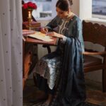 Sajal Ali Instagram - @crossstitch_official Khaddar-Linen ‘23 Prebooking Starts on 19th October ’23 at 3:00 PM (PST) #crossstitchgirls #crossstitchpk #unstitched #linen #khaddar #crossstitch #cselflove #wintercollection #embroidered #crossstitchwinter #unstitchedcollection #awinterstory #crossstitchxsajalaly @nadirfirozkhan