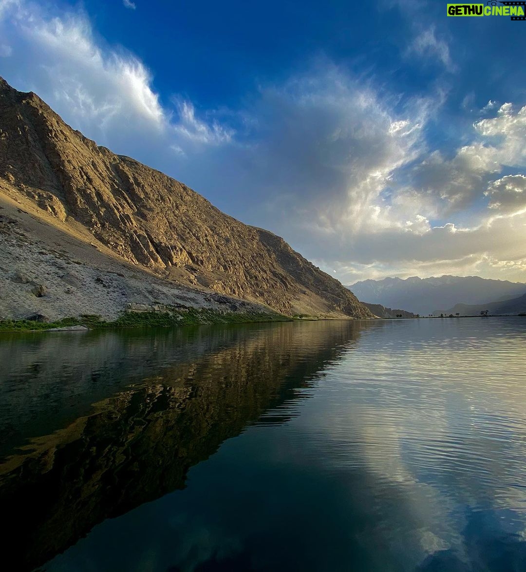 Sajal Ali Instagram - When I visited one of the most beautiful places of Pakistan #skardu 🤍 #mybeautifullpakistan🇵🇰 @mubsher.bhatti @mavikayani @maria_mahesar