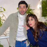 Sajal Ali Instagram - Happy birthday brother!!! 🎉🎉🎉💙💙💙 We better take new pictures man! Wish you only the best things in life baaki duyain aamnay saamnay! @aliansari_a2 Also can you guys guess the song ?