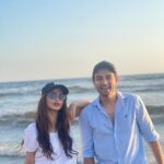 Sajal Ali Instagram - Happy birthday brother!!! 🎉🎉🎉💙💙💙 We better take new pictures man! Wish you only the best things in life baaki duyain aamnay saamnay! @aliansari_a2 Also can you guys guess the song ?