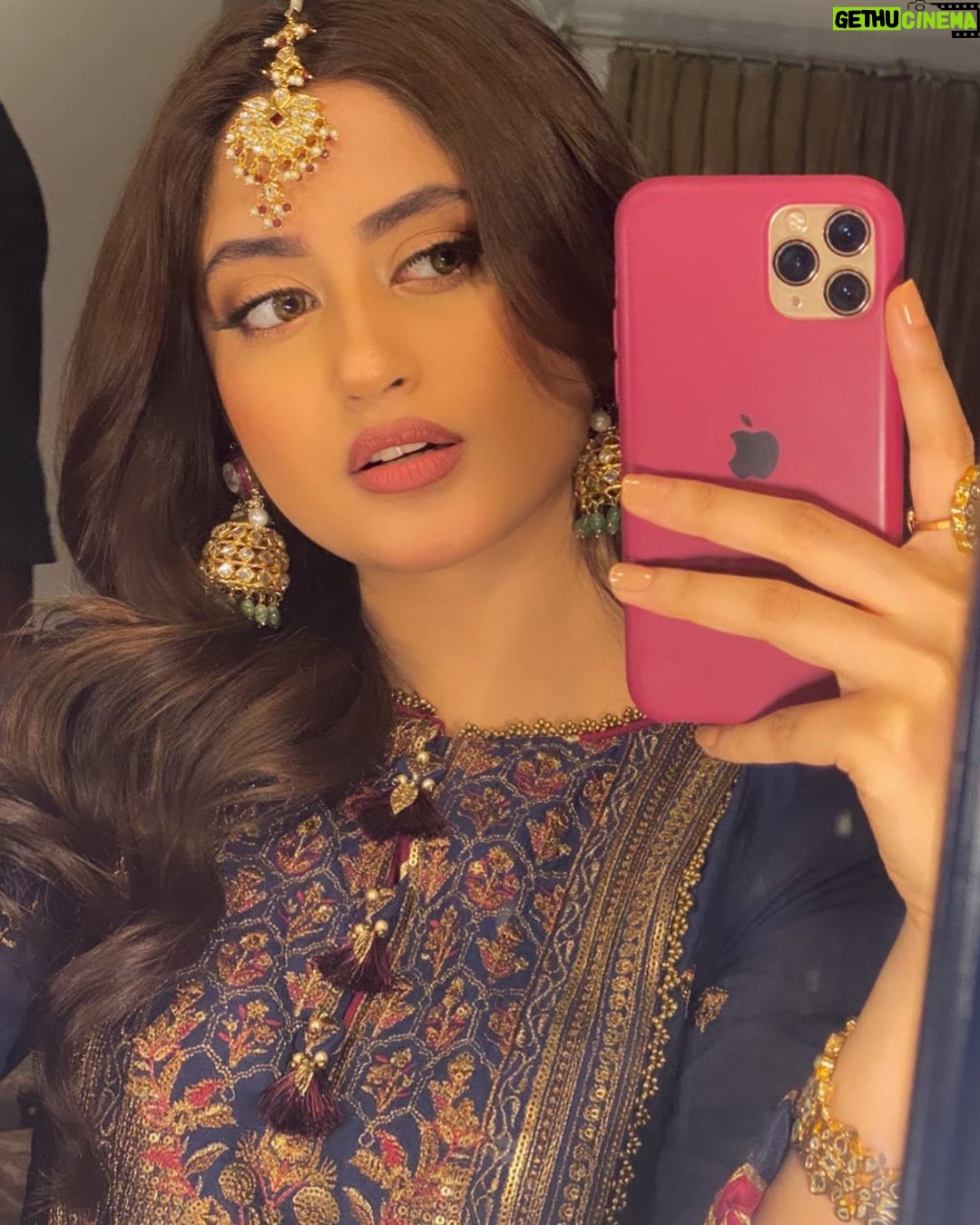 Sajal Ali Instagram - ! 🤦🏽♂️🥴🤷🏻♂️ ⬆️⬆️⬆️⬆️⬆️⬆️