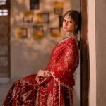 Sajal Ali Instagram - #AYLA from the collection - Luxury formals”23 🕊️ by #Qalamkar “Sahiba” - Pre booking starts 26th May. @Qalamkar_ #LuxuryFormals23 @mehlum.sadriwala @nabila_salon @salman.mua @hairbyawais