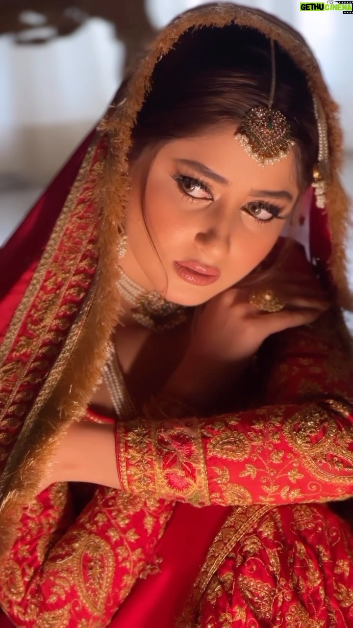 Sajal Ali Instagram - 💄@lafioreisb 👗 @bohemebykanwal 📸 @azeemsaniofficial @opalbymadiha @hassanabdullahofficial @mahasphotographyofficial