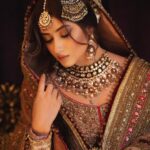 Sajal Ali Instagram – Bridal Campaign for @makeupstudiobymehwish 

Dress: @officialfahadhussayn
Jewellery: @farhatalijewellers
Photography @azeemsaniofficial 

#makeupstudiobymehwish