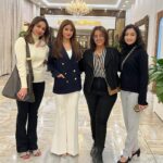 Sajal Ali Instagram - Worklife with my extremely hardworking team. #girlpower @maria_mahesar @aikmuskan @mominaharoon